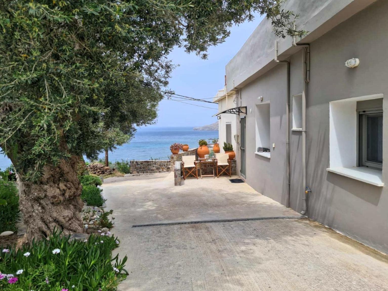 Colimbos Accommodation, 2 Min From The Beach Sfinárion Extérieur photo